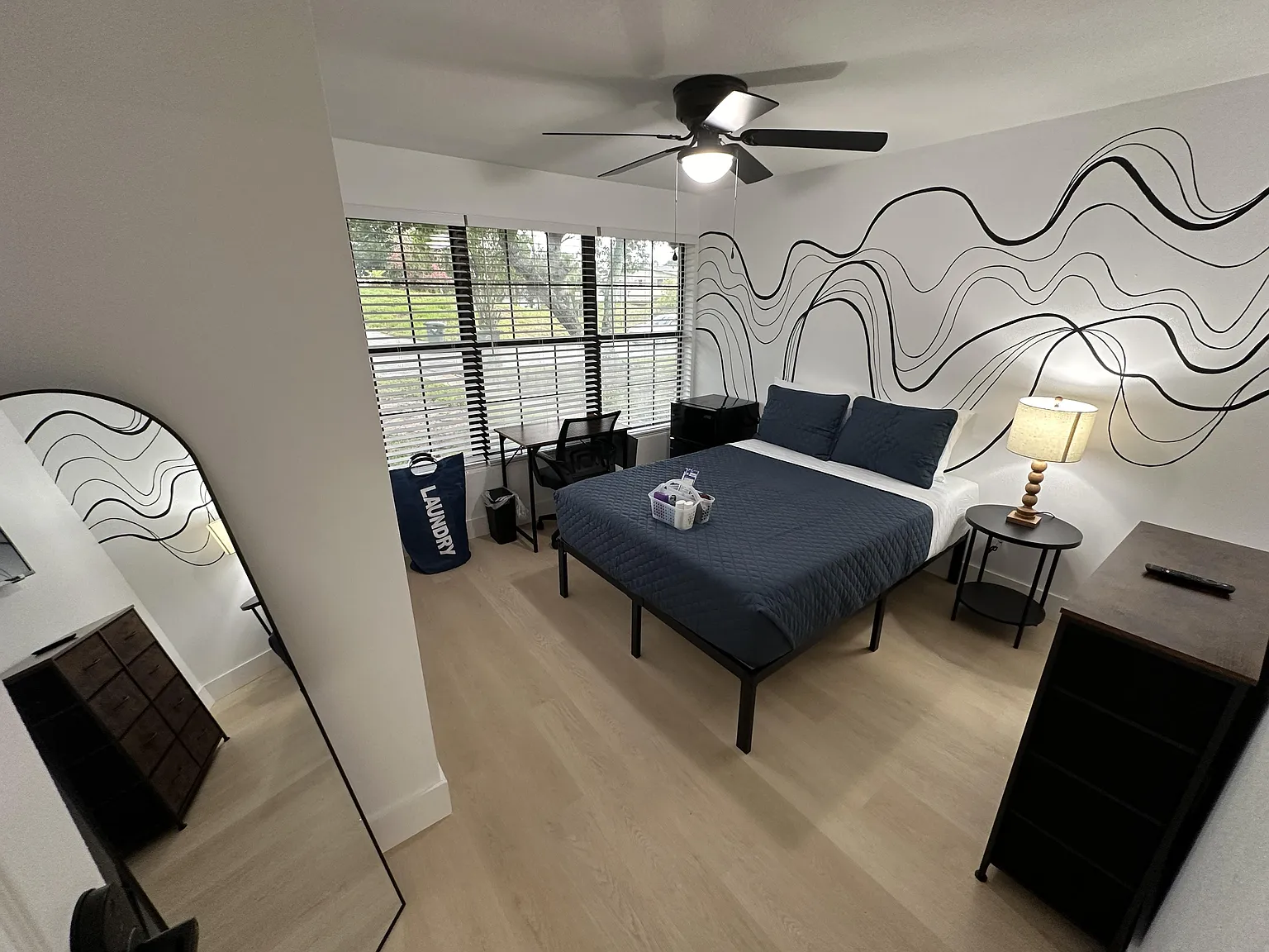 4 bed, 3.0 bath, 2600 sqft, $936 — Photo 1