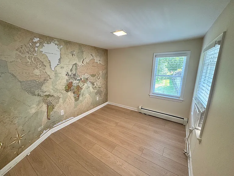 8 McKay Ln — Photo 3