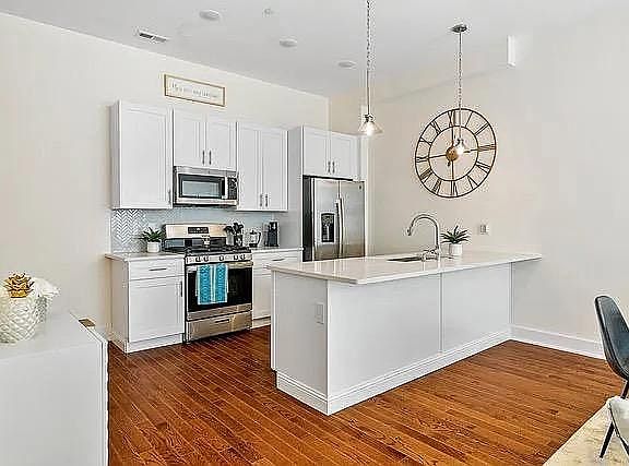 2nd image of 1115 Germantown Ave #B1