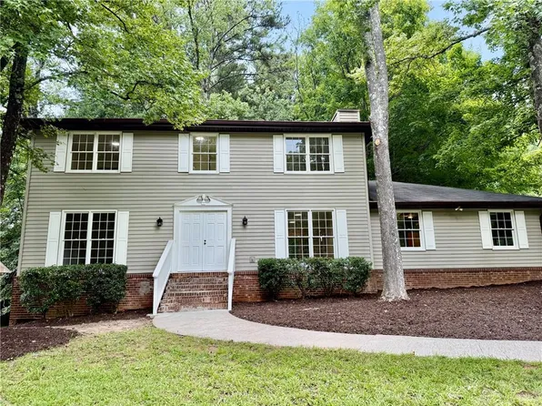 5264 Golfcrest Cir, Stone Mountain, GA 30088