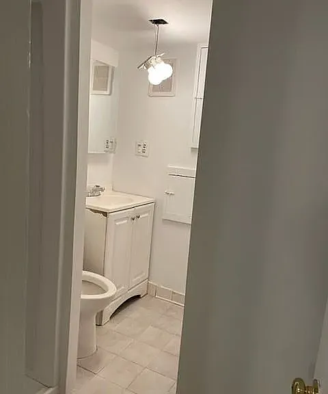 927 Franklin Ave #UP — Photo 2