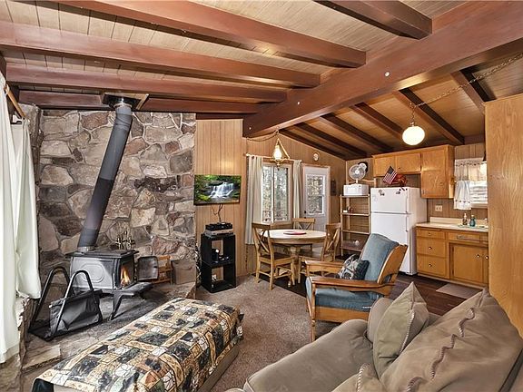 2nd image of 42628 Alta Vista Ave