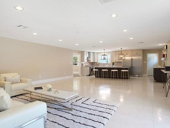 4th image of 1755 Oriole St
