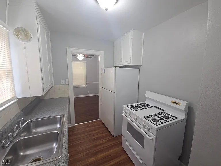 4969 Crittenden Ave — Photo 8