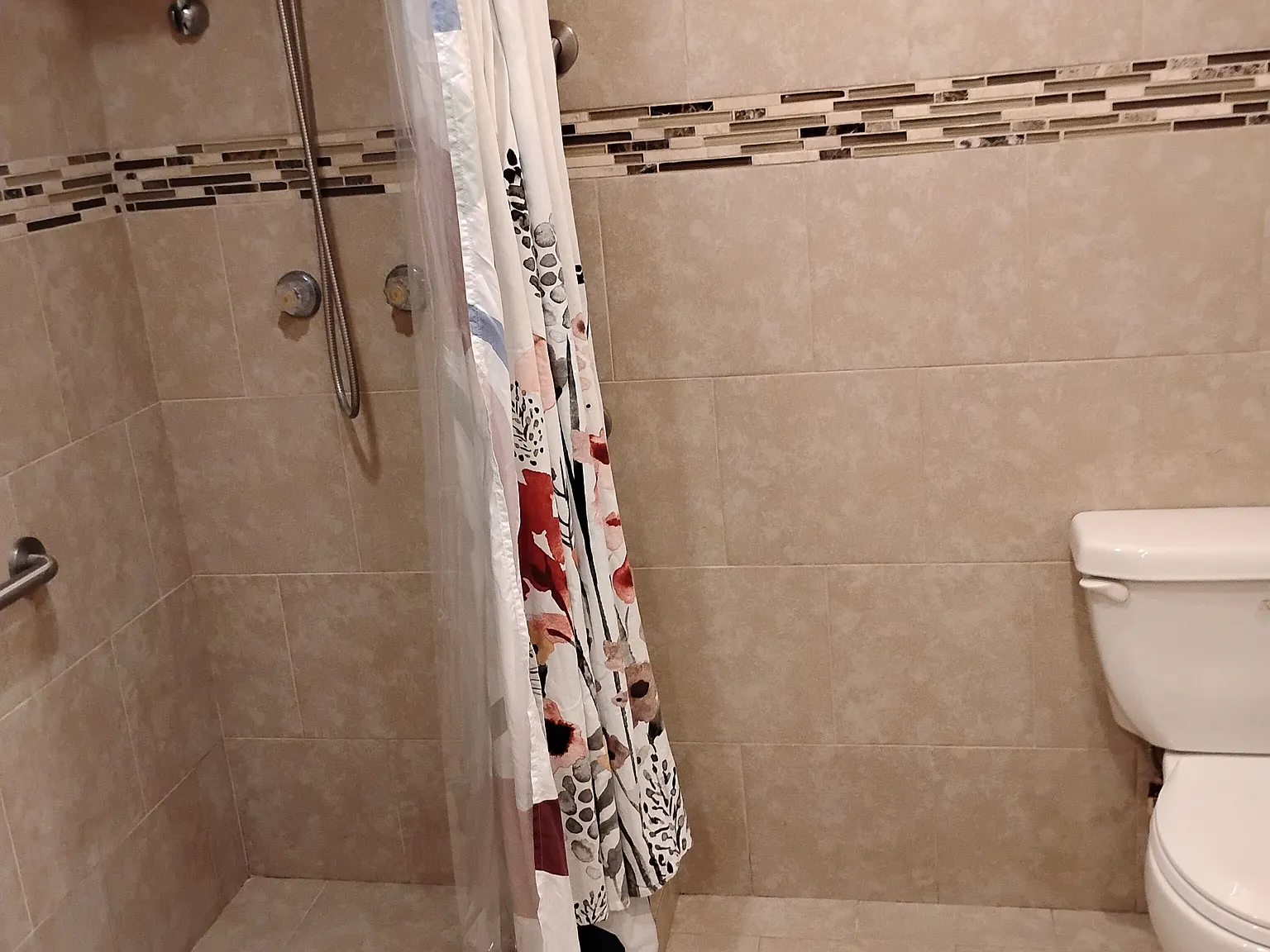 1 bed, 1300 sqft, $1,400 — Photo 2