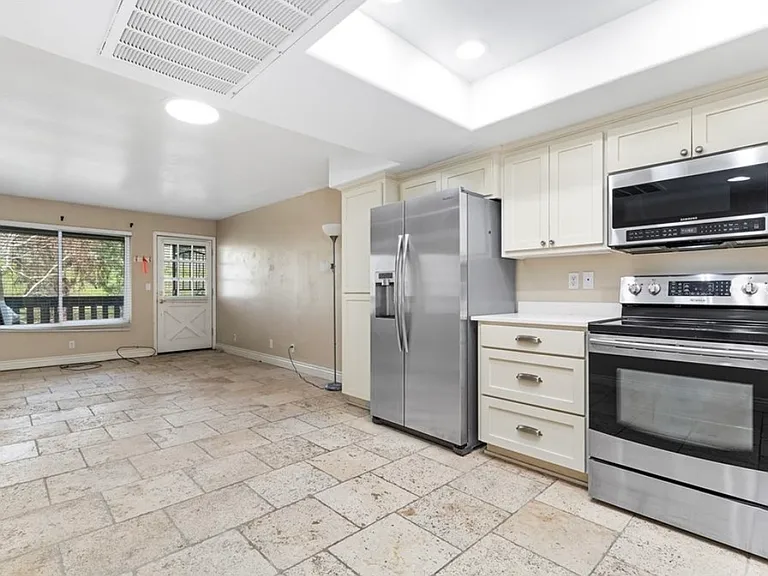 3336 Harbor Cir #D — Photo 11