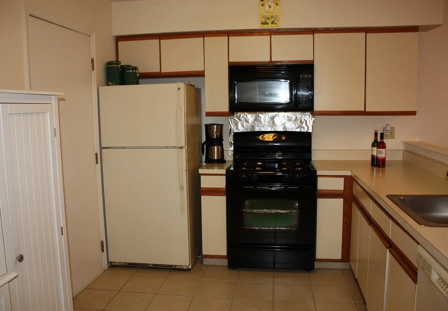 3 bed, 2.5 bath, 1700 sqft, $3,500 — Photo 3