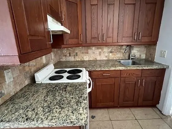 413 SW 2nd Ave, Dania, FL 33004