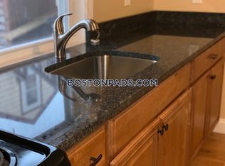 12 Fulton St APT 1, Peabody, MA 01960