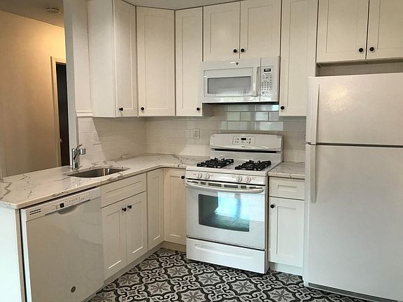 4th image of 594 Livezey St #2