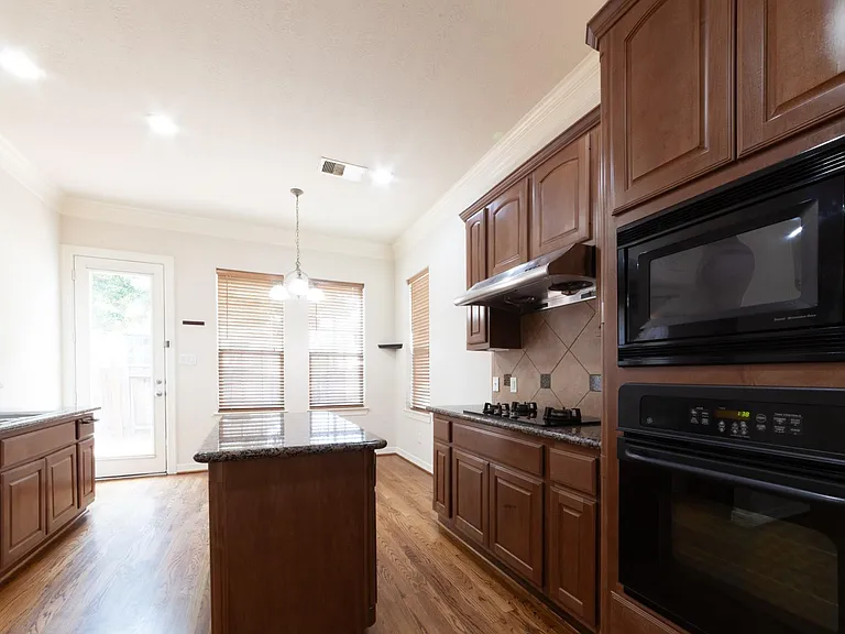 3206 Holly Thicket Dr — Photo 11