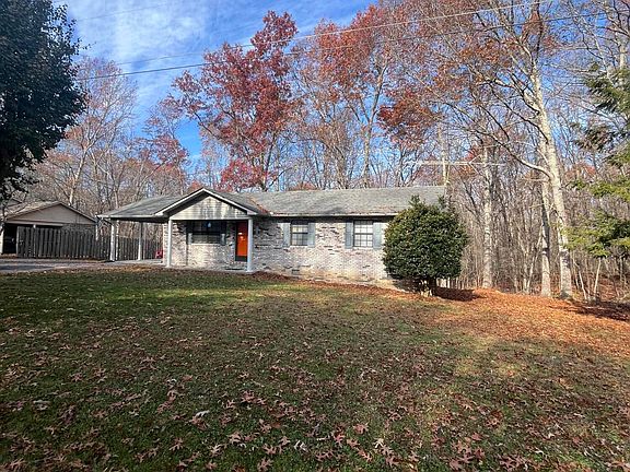 5th image of 68 Lynn Dr