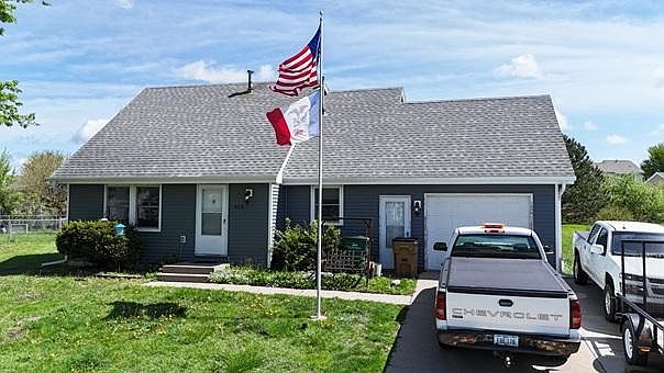 1st image of 513 10th Ct SE