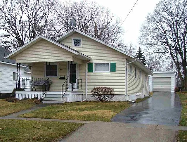 813 Hall St photo 1