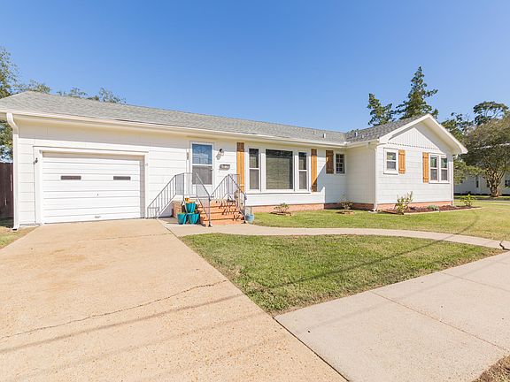 2nd image of 904 N Avenue J