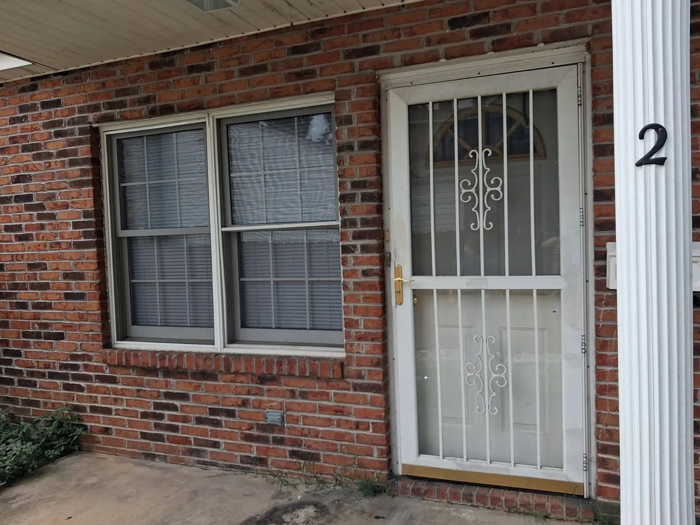 W Watauga 208 — Photo 1