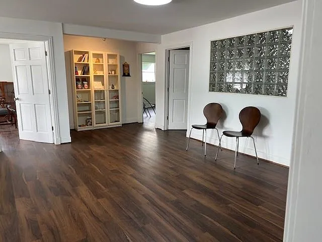 5 bed, 1.5 bath, 3042 sqft, $5,400 — Photo 3