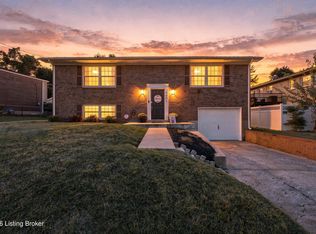 8601 Gainsborough Dr, Louisville, KY 40291