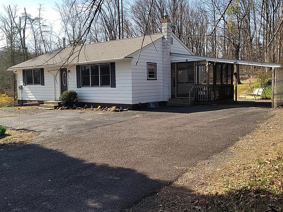 2nd image of 2720 Hauck Rd