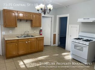 73-75 Central St #1R, Warwick, RI 02886