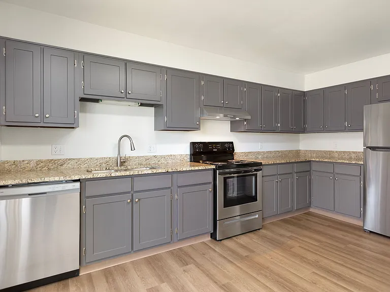 Lakemont Apartments — Photo 29