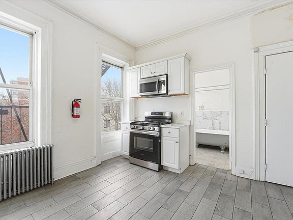 4th image of 289 Forrest St APT 2