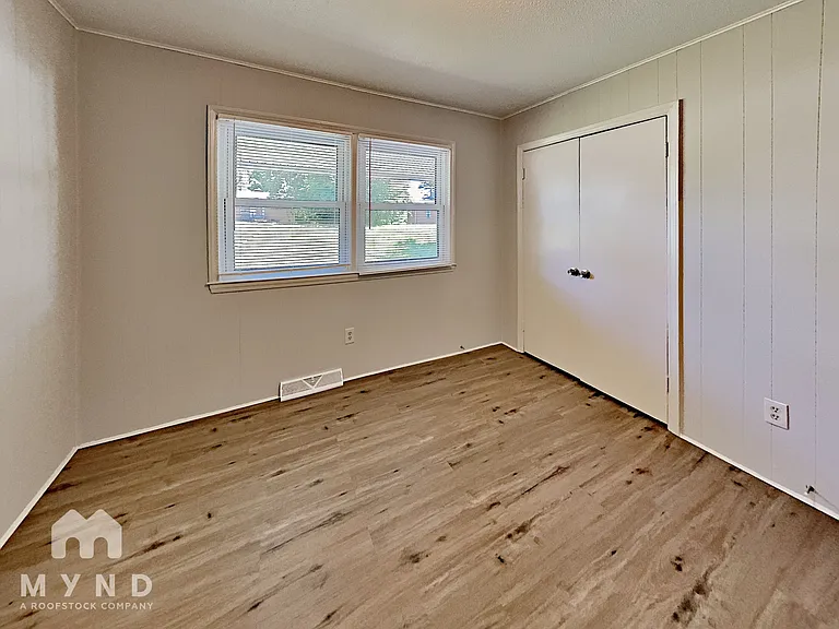 2338 Linwood Rd — Photo 13