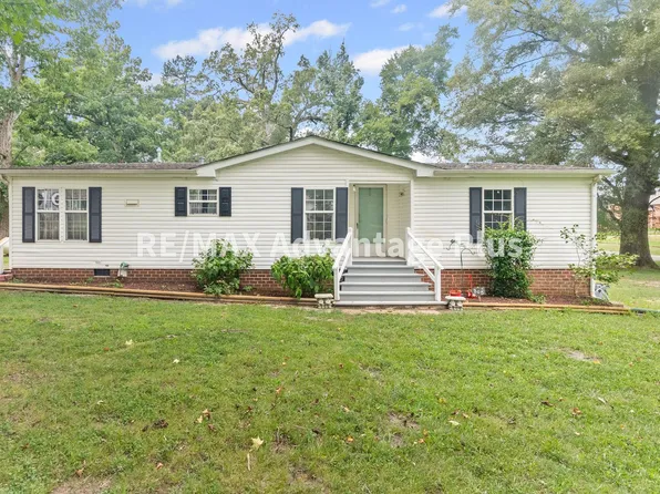 305 McLean St, Burkeville, VA 23922