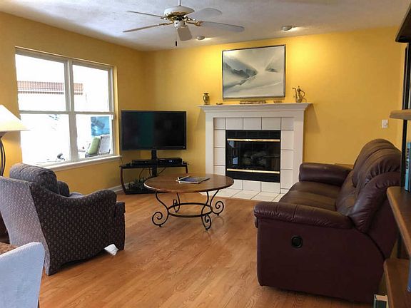 3rd image of 659 Natalie Ln