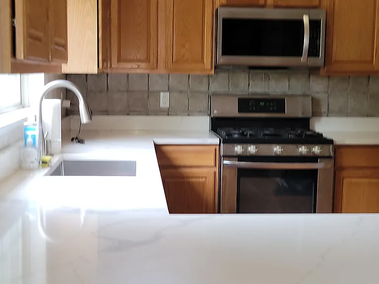 5689 Versailles Ave — Photo 44