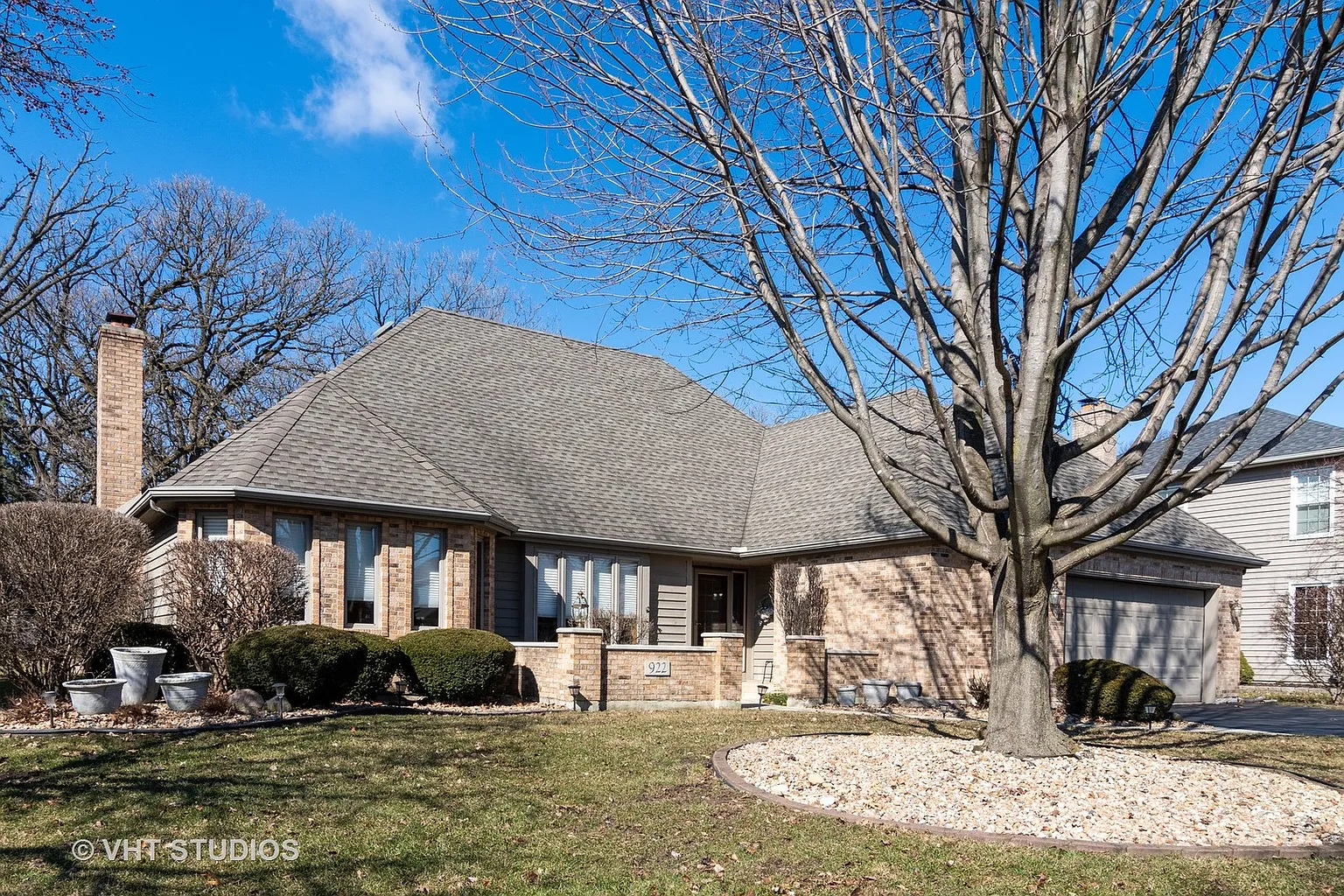 922 Willow Creek Rd photo 1