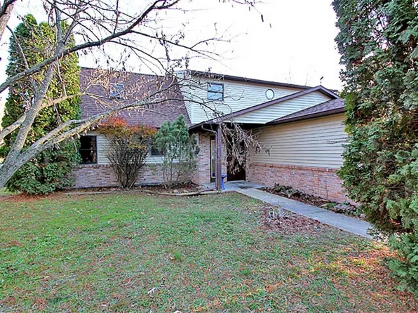 1197 Bella Vista Dr, Jackson, MO 63755