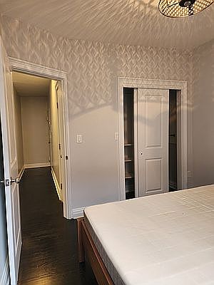 5th image of 419 W 47th St APT E5