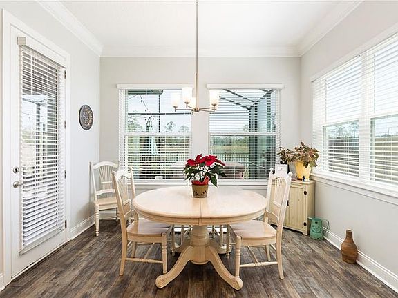 5th image of 570 Windy Pine Way