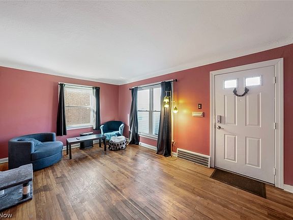 3rd image of 3431 Grovewood Ave
