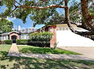 1305 High Crest Dr, Burleson, TX 76028