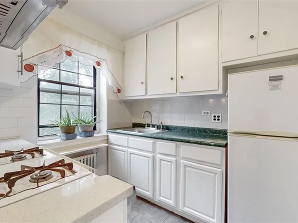 144-30 78th Road #3G, Flushing, NY 11367