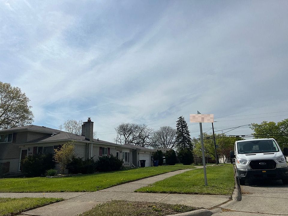 1st image of 28057 Mackenzie Dr