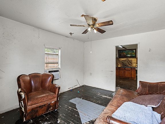 4th image of 1130 Gravel St