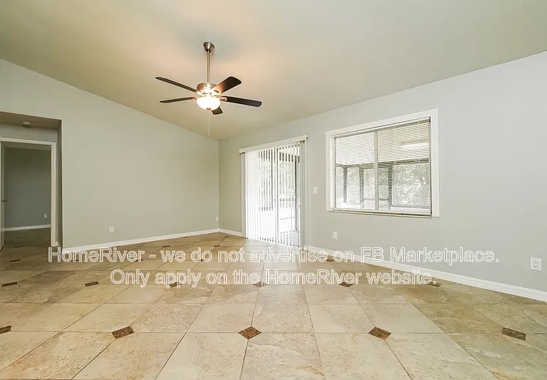 2306 Greenbush Ct — Photo 3