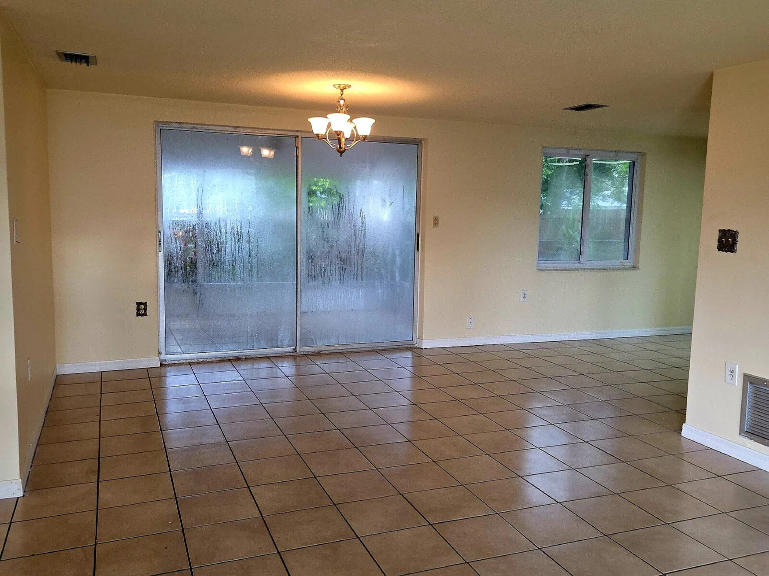 2 bed, 2.0 bath, 990 sqft, $1,500 — Photo 3