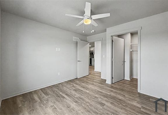 4th image of 1020 13th Ave #119