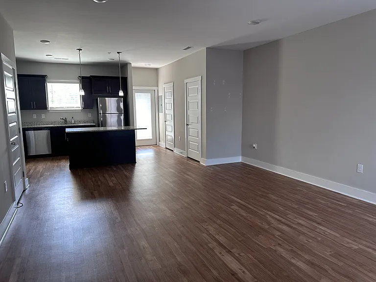 1079 Wells Way — Photo 5