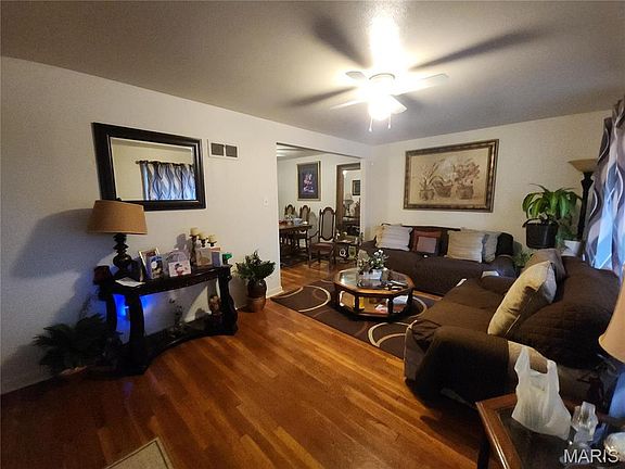 3rd image of 1078 Fontaine Pl