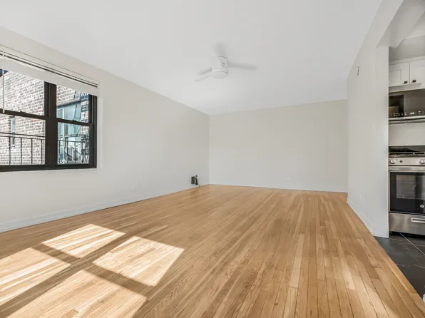 295 Bennett Avenue 7C image 3 of 12