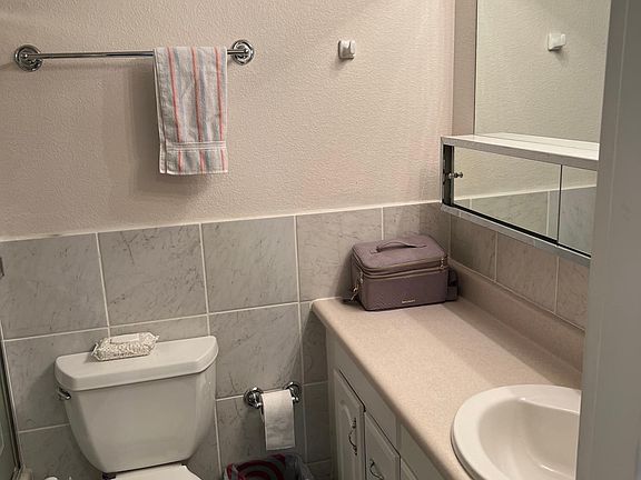 Secondary Full bathroom
