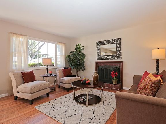 4th image of 1208 Blackfield Dr