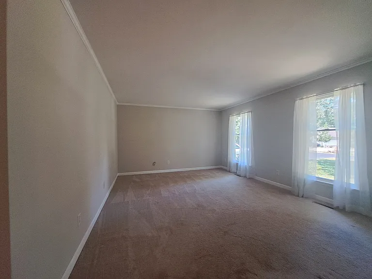 11 Roberts Rd — Photo 11