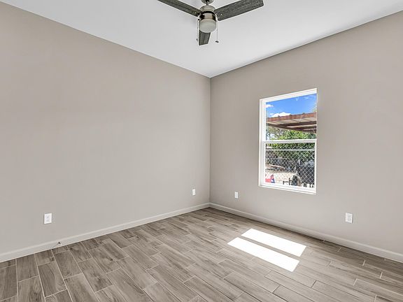4th image of 2208 Galveston Ave #B