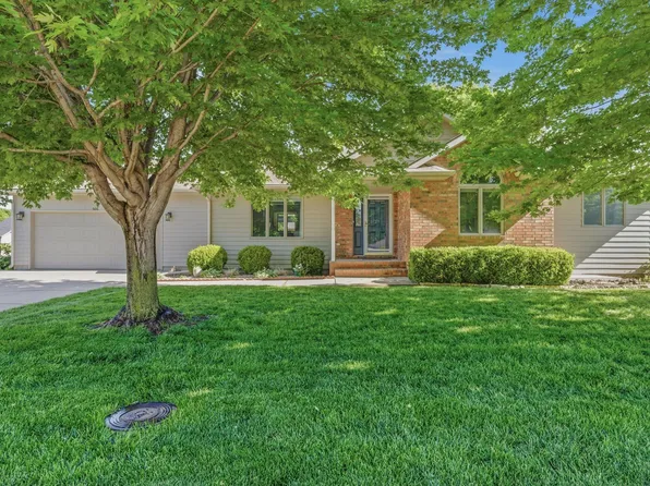 506 Wedgewood Ct, Hesston, KS 67062